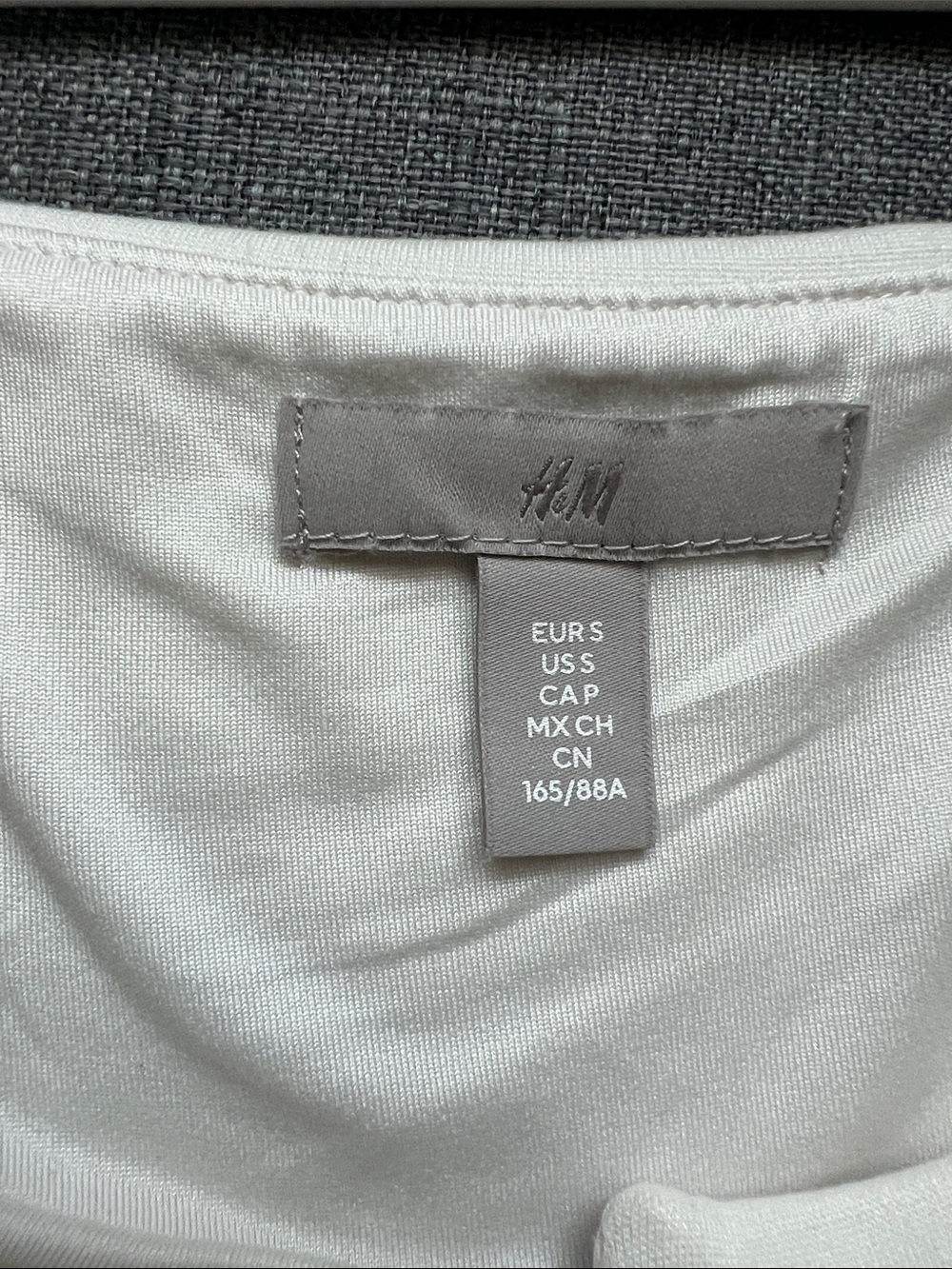 H&M Cream V-Notch Tank Top - Picture 2 of 3